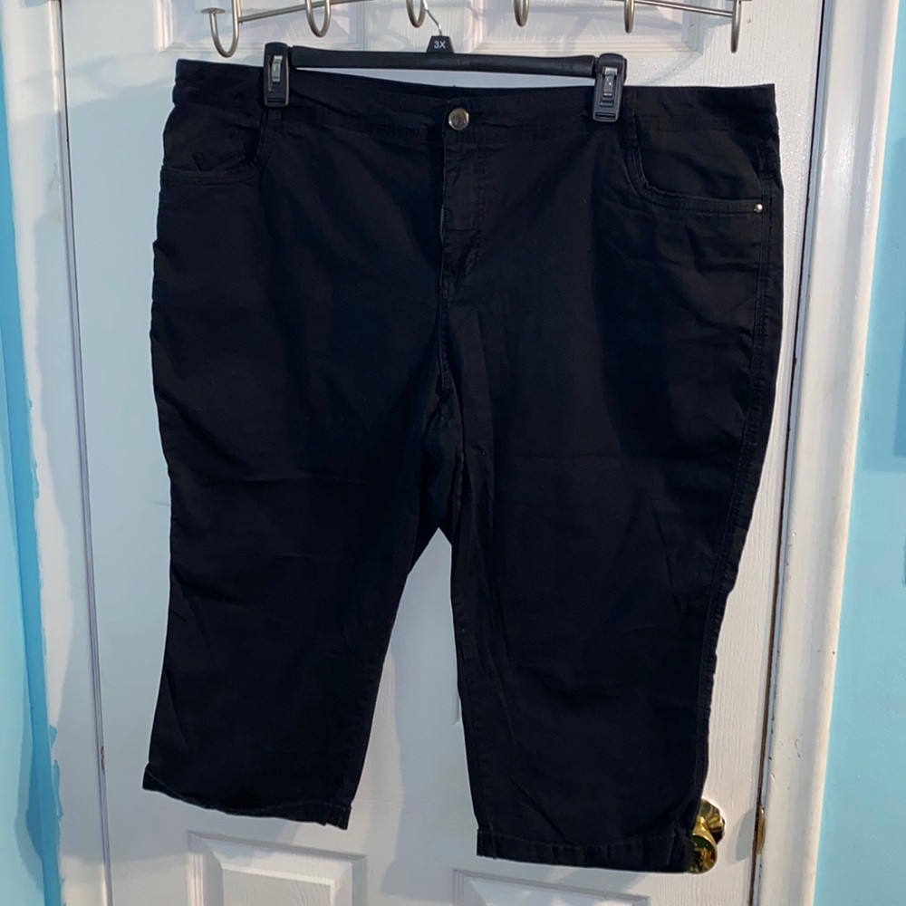 Avenue Black Capri